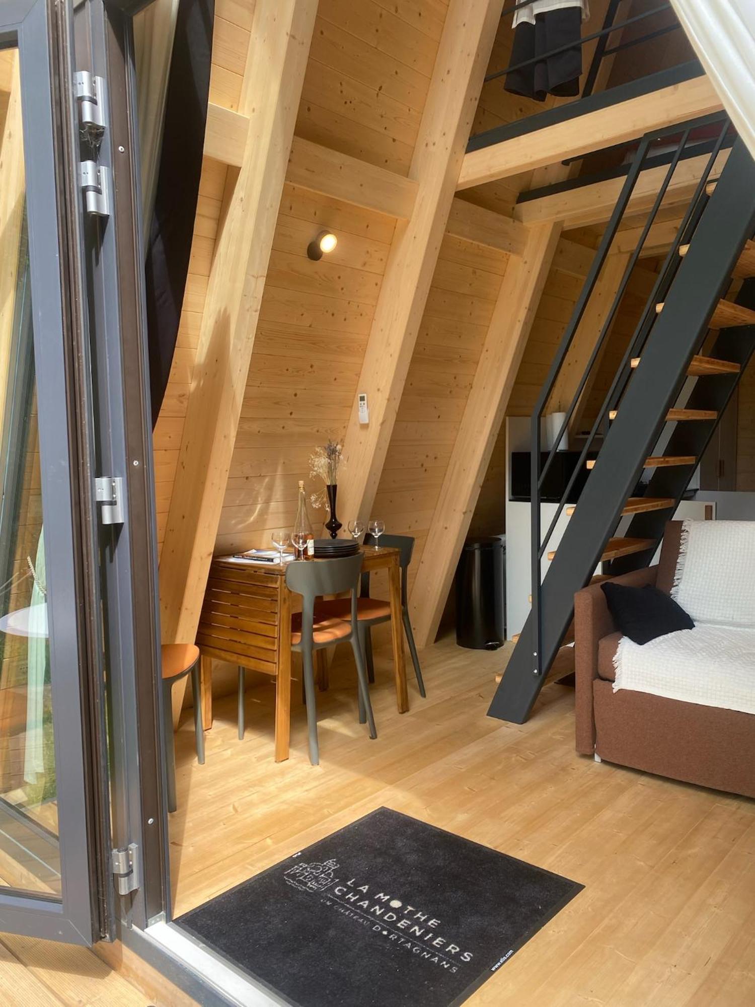 Ecolodges De Reve Dans Un Chateau De Conte De Fees Les-Trois-Moutiers Exterior photo