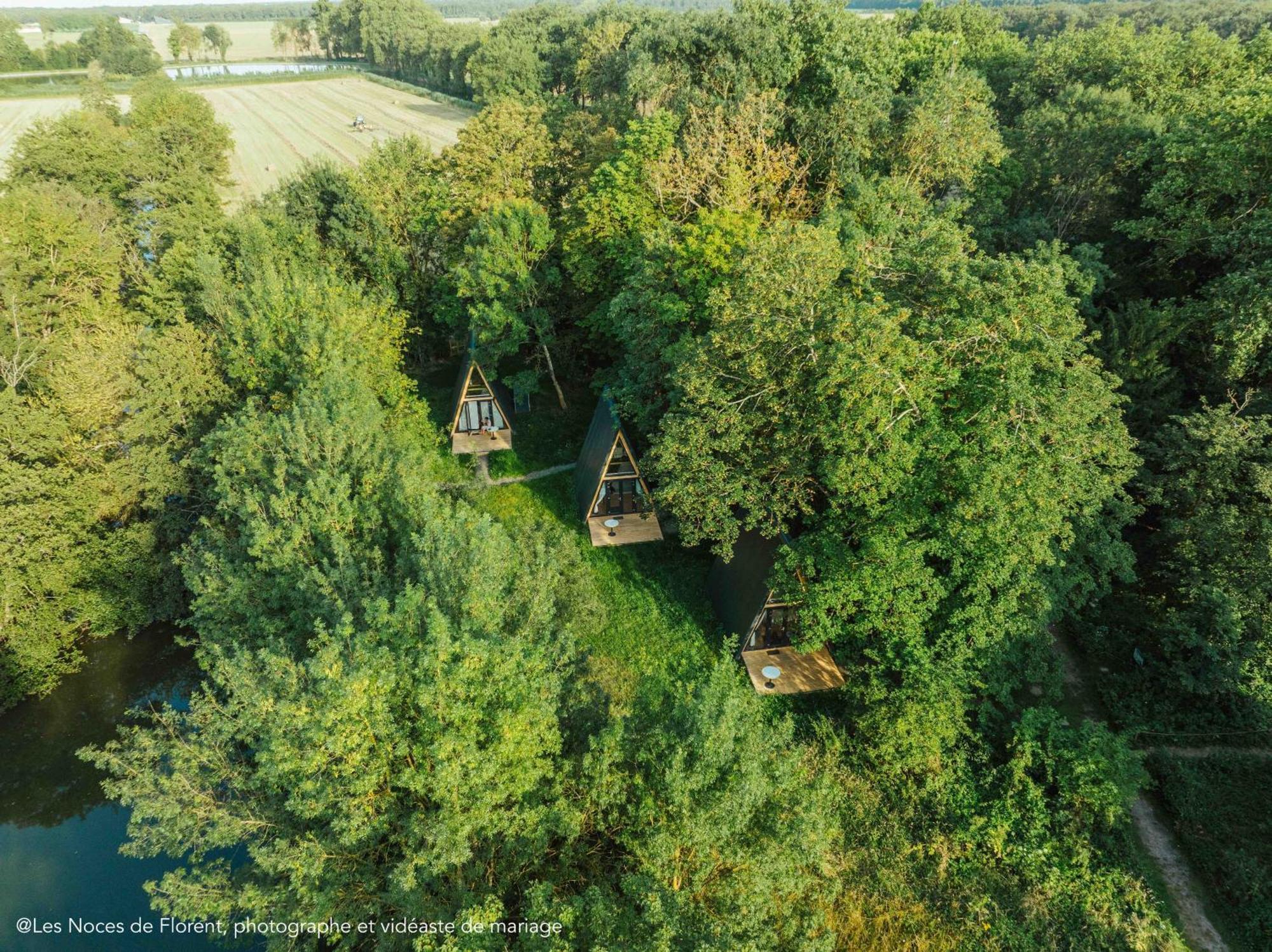 Ecolodges De Reve Dans Un Chateau De Conte De Fees Les-Trois-Moutiers Exterior photo